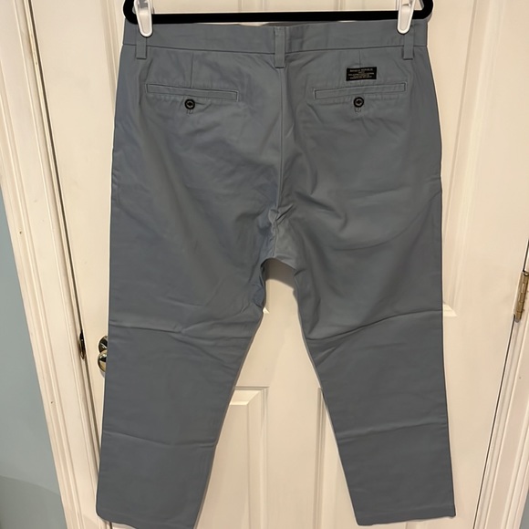 35x30 Banana Republic Emerson Chino Blue - Picture 3 of 3